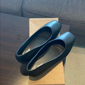 Elegant Black Women's Flats